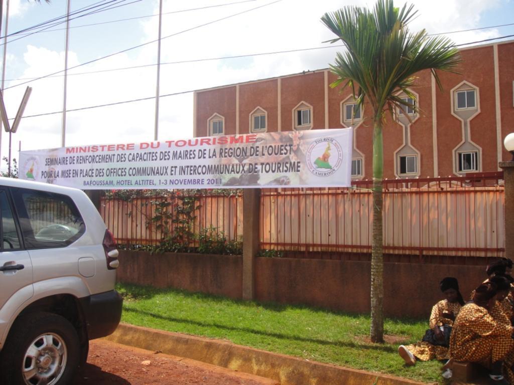 Hotel Altitel Bafoussam Exterior photo